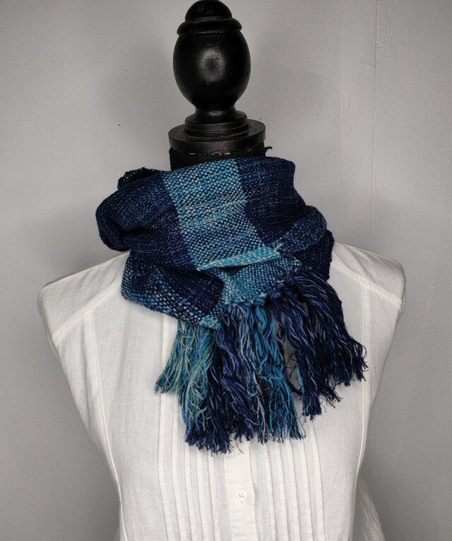 手織りのスヌード　藍絣　送料無料の画像1枚目