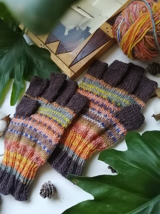 王子様とキツネ〜オパール毛糸の指先フリー手袋