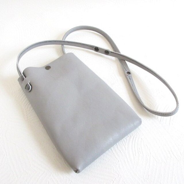 《牛革》ちょっと大き目・２WAY～ミニサコッシュ・シワ加工ソフトレザー・085