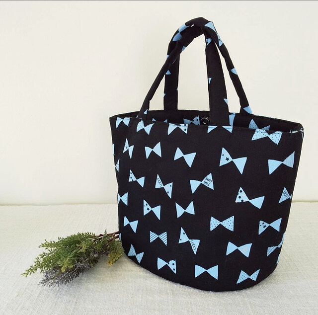 Poppy リボン柄 トートバッグ Poppy リボン柄 トートバッグ