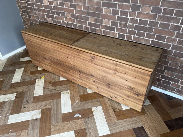 在庫あり　椅子　スツール　キッチン　リビング　ダーク　ブラック　杉材　天然木 在庫あり 椅子 スツール キッチン リビング ダーク ブラック 杉