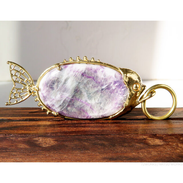 カメレライト フィッシュ チャーム / Kammererite Fish charms