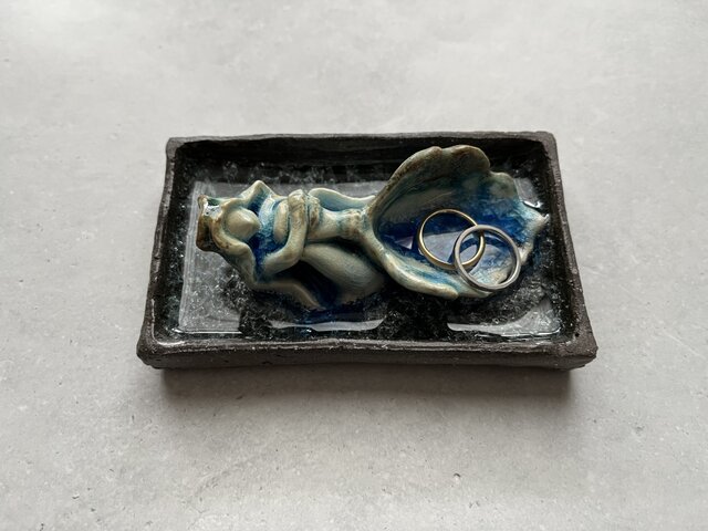 ガラスの人魚姫」〔オブジェ/アクセサリートレイ〕 | iichi 日々の