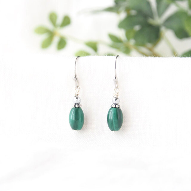 Green Rice Pierce（マラカイト×ヘマタイト）