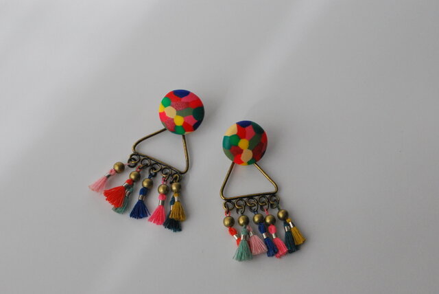 タッセルもりもりカラフルピアス | iichi 日々の暮らしを心地よくする