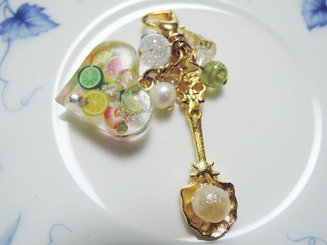 ☆レジンハート型フルーツいっぱいチャーム（153） | iichi 日々の