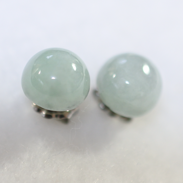 （1点もの）ビルマ産ヒスイのスタッドピアス（8mm・チタンポスト）