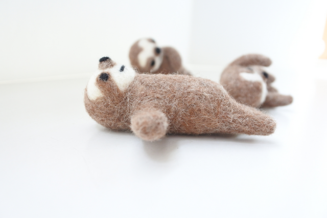 なまけもののナマケモノ（仰向け） | iichi 日々の暮らしを心地よく