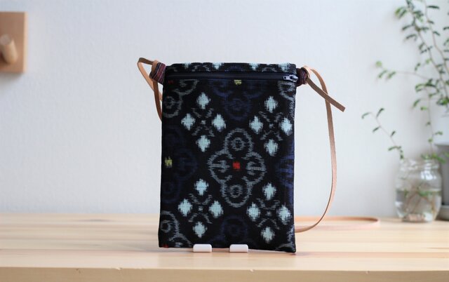 古布酒袋　スマホショルダーバッグ　ハンドメイド　時代物 古布酒袋ショルダーバッグハンドメイド時代物