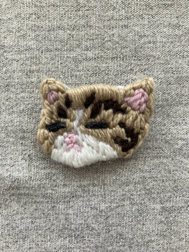 眠りねこ＊ブローチ