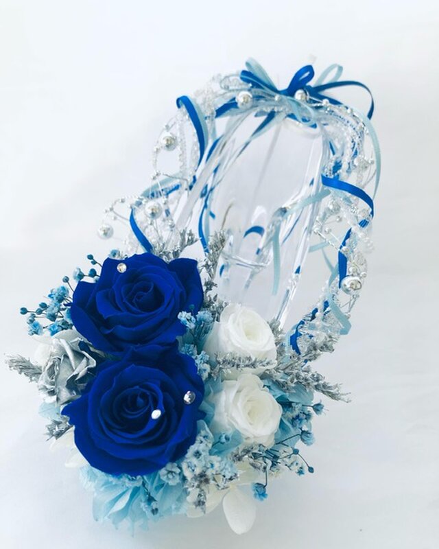 【プリザーブドフラワー／ガラスの靴シリーズ】ガラスの靴アレンジ 雪の女王/フラワーケース付き（通常サイズ）