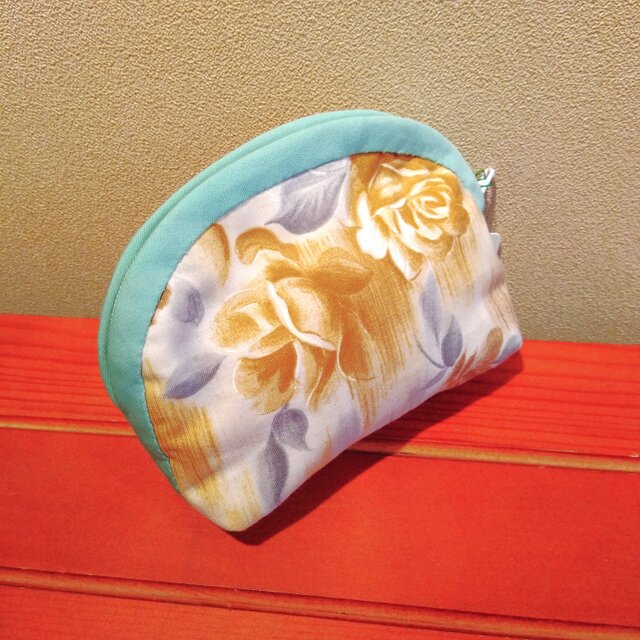 綿　楕円型ポーチ（中）