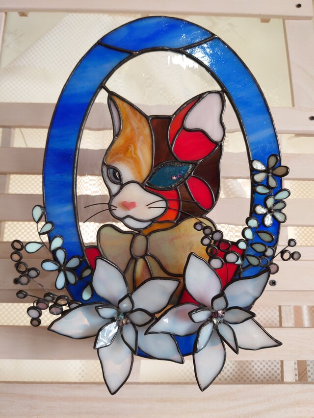 ハンドメイド　マンナイン mannine ②黒猫　ステンドグラス ステンドグラスの黒猫時計 | iichi 日々の暮らしを心地よくする