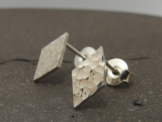 ひし形ピアス シルバー 【silver】 両耳用2つセット | iichi