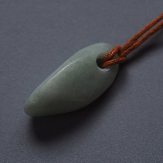 糸魚川翡翠　シンプルストーンペンダント30
