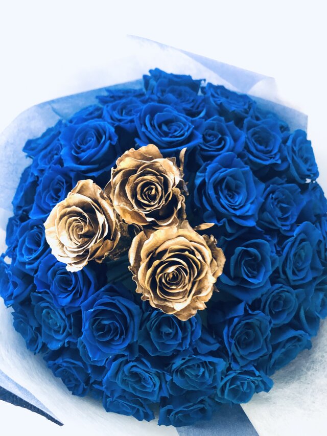 青薔薇とゴールドローズの50輪花束/プリザーブドフラワー奇跡の祝福