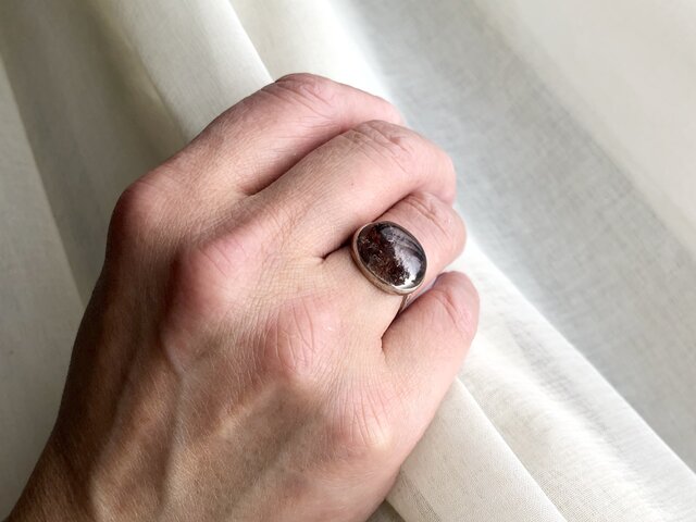 深い赤煙る庭 ガーデンクォーツリング silver950 | iichi 日々の暮らし