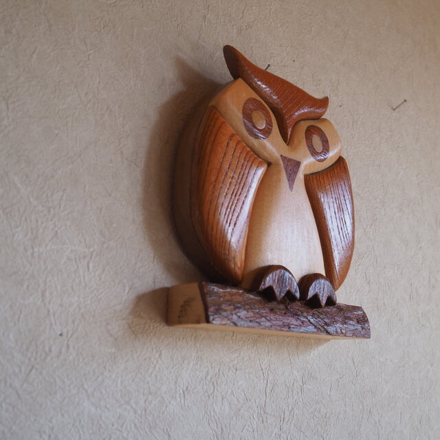 幸せを呼ぶ・ふくろうの組木壁掛け | iichi 日々の暮らしを心地よく