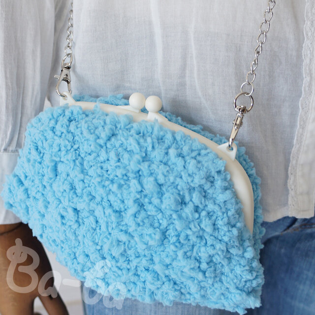 ばあば作、モールヤーンのふわもこプチバッグ（Ramune・C1602）