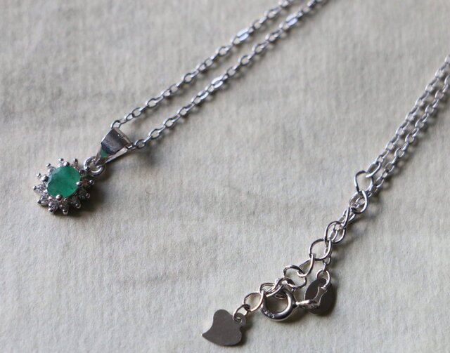 天然石＊エメラルド ネックレス SV | iichi 日々の暮らしを心地よく