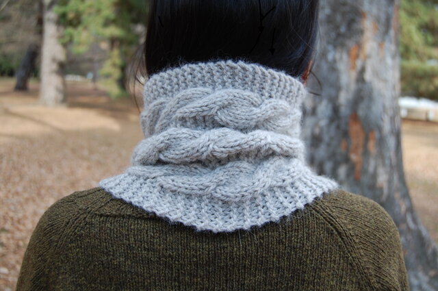手編み♡ハンドメイド　ハンドウォーマー　アラン模様　アルパカ　ウール 手編み アラン模様のネックウォーマー アルパカウール | iichi 日々の