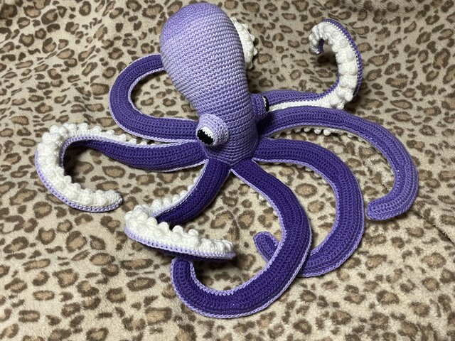 かぎ針編み海洋生物メガサイズタコかわいい編みぐるみ | iichi かぎ針編み海洋生物メガサイズタコかわいい編みぐるみ | iichi