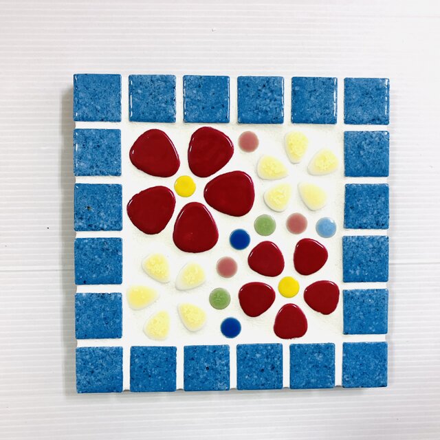 タイルの鍋敷(正方形) ブルー　花