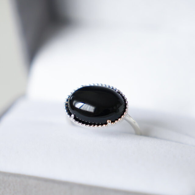 大粒ブラックオニキスのミル打ちリング シルバー | iichi 日々の暮らし