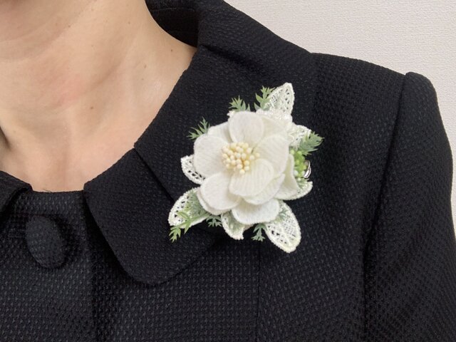 レースフラワーのナチュラルコサージュ ＊卒業式＊入学式＊結婚式