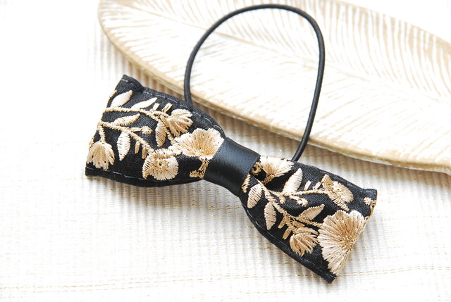 インド刺繍リボンのヘアゴム no.3の画像1枚目