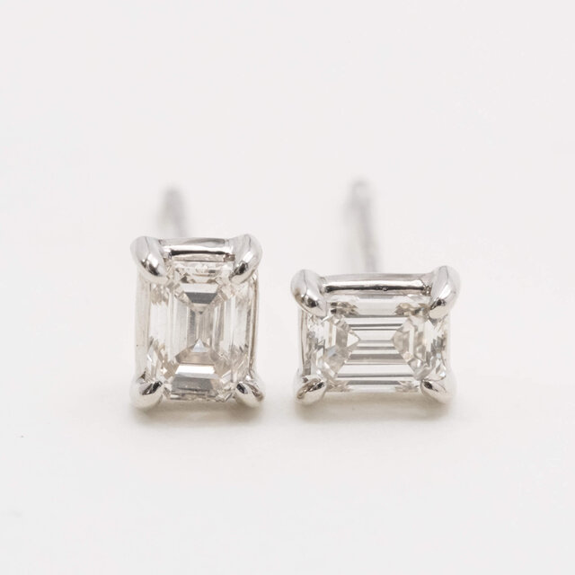Emerald cut diamond スタッズピアスの画像1枚目