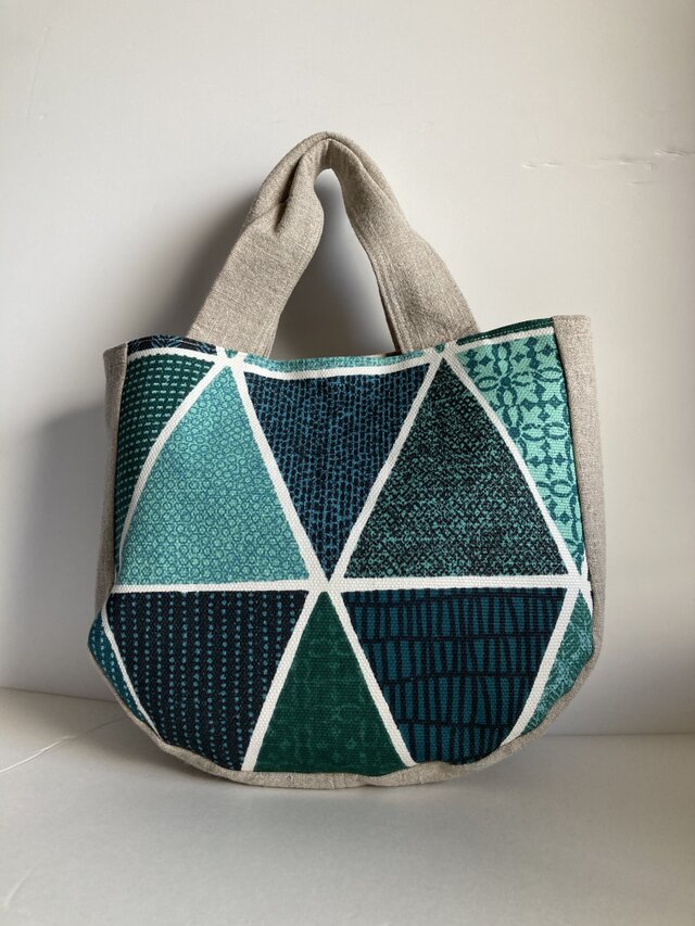 おしゃれな幾何学模様バッグ（エメラルドグリーン）