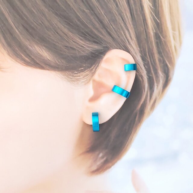 軽い〉〈痛くない〉〈挟むだけ〉2wayブルーフラットリングイヤリング