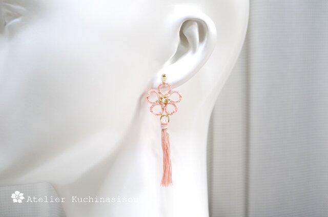 受注製作】タティングレースの桜とタッセルのピアス | iichi 日々の