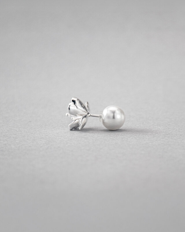 梨花 ピアス Ⅱ. | iichi 日々の暮らしを心地よくするハンドメイドや