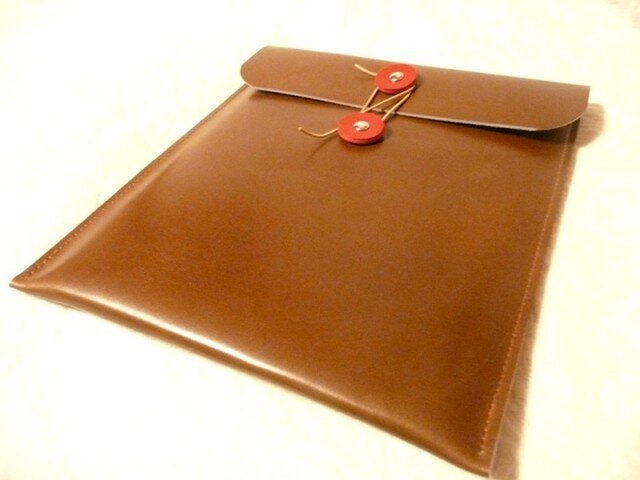 iPad 2 シックでおしゃれな本革ケースの画像1枚目