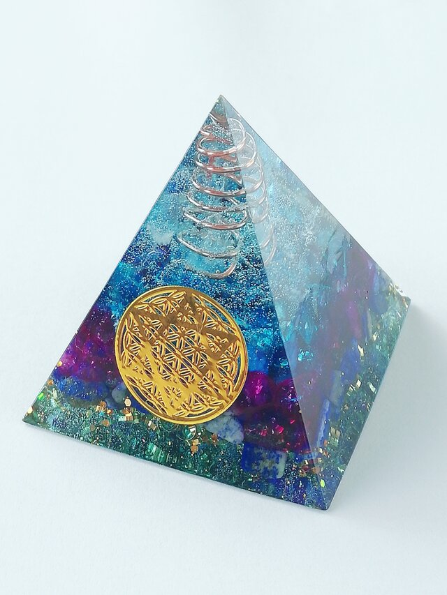 ピラミッド型オルゴナイト☆女神イシス☆ | iichi ハンドメイド・クラフト作品・手仕事品の通販