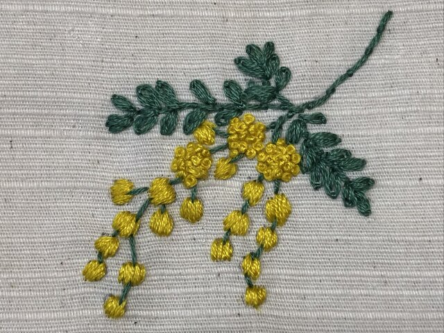 刺繍の丸底ポーチ☆ミモザ