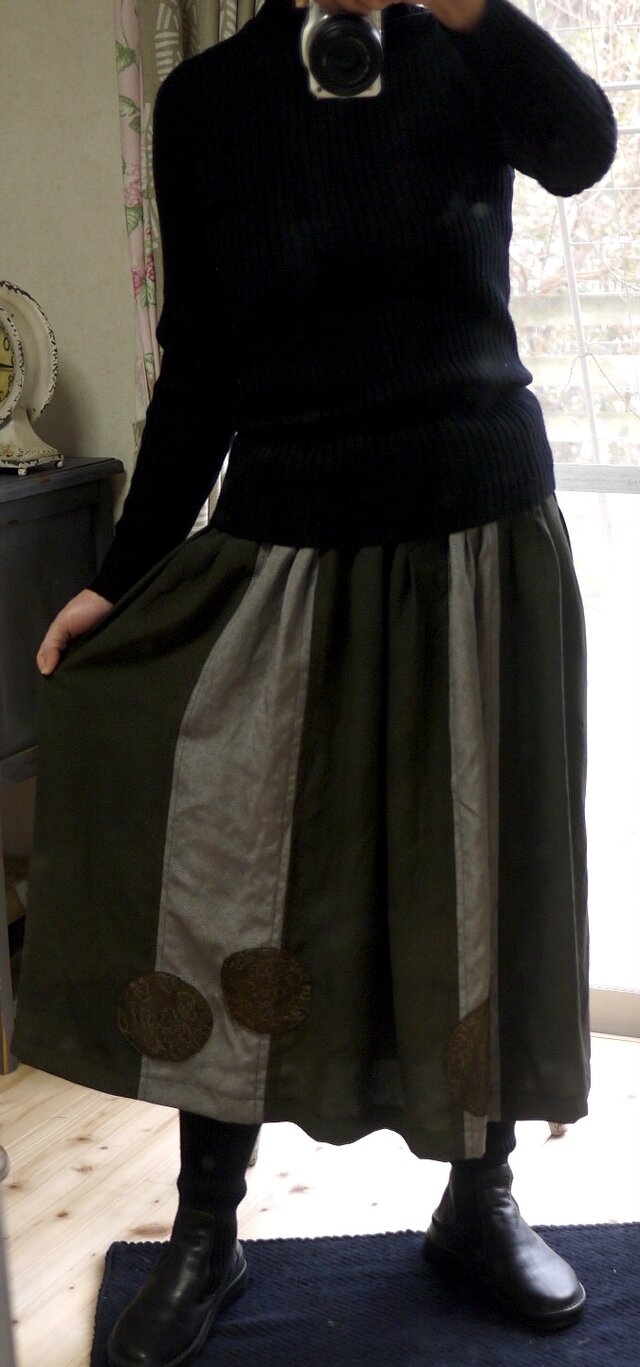 大島紬の着物からリメイクパッチスカートの画像1枚目