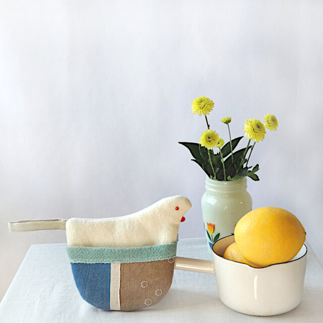 ほっこりするリメイク鳥さんオーブンミット(パターンmixの青い鳥さん鍋つかみ)