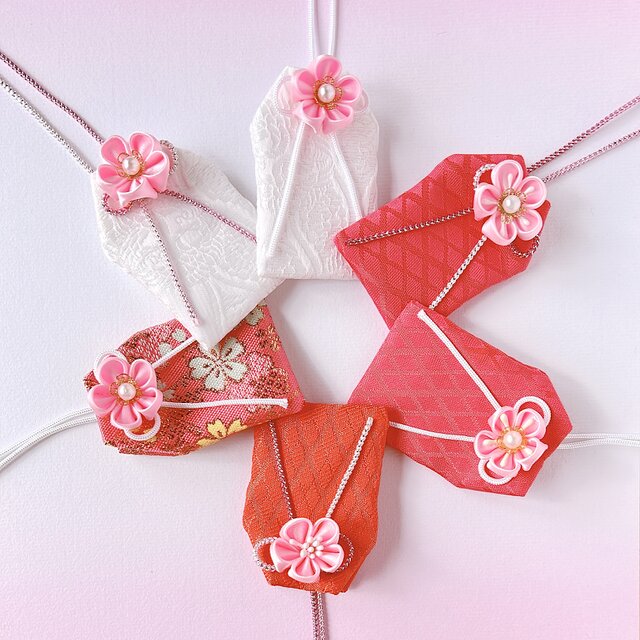 茜桜花菱）＜サイズオーダー可＞元巫女が作る花のお守り袋 | iichi
