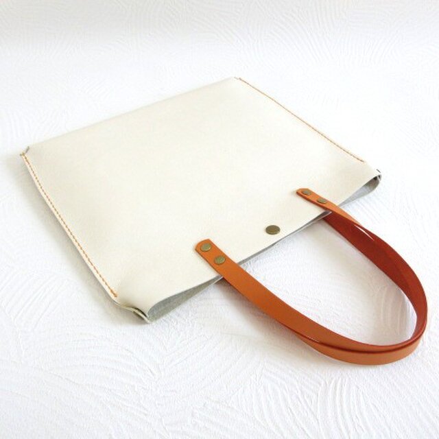 【アウトレットライン】《牛革》B5対応フラットトート・ハンドステッチ・オフホワイト・ソフトレザー・0359