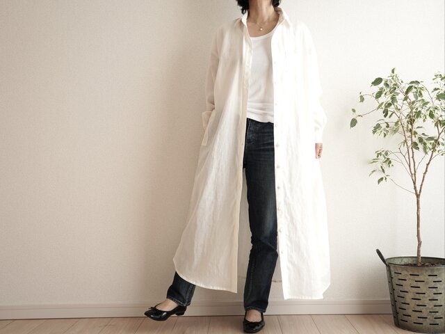 新品　定価8万　Blanca Vita シャツ　ワンピース　ノースリーブ　白 23AW NEW】VALENTINO / クリスタル付きビブ シャツワンピース