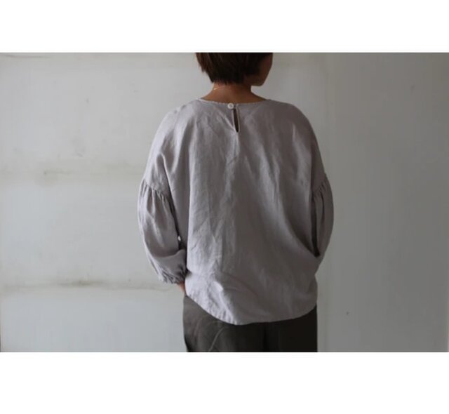 エブールリネンパフスリーブブラウス ebure - エブールリネンパフスリーブブラウスの通販 by KAHALAshop
