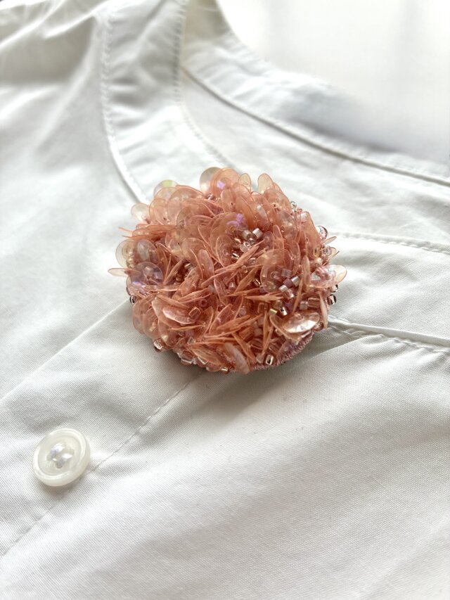 "haruhana"〜sakura〜刺繍スパンコールオーバル型ブローチ