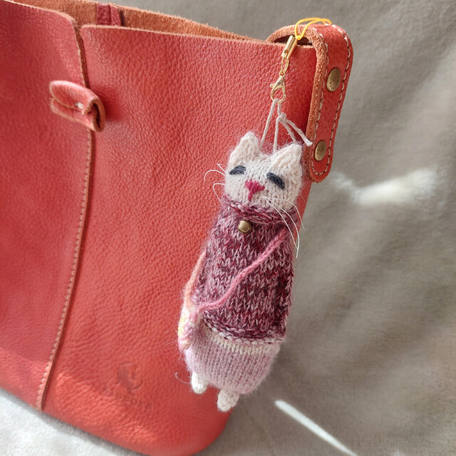 棒針編みのあみぐるみ（ちび白猫さん） | iichi 日々の暮らしを