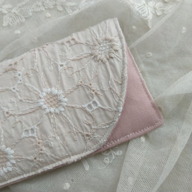 マーガレット*刺繍生地*メガネケース | iichi 日々の暮らしを心地よく