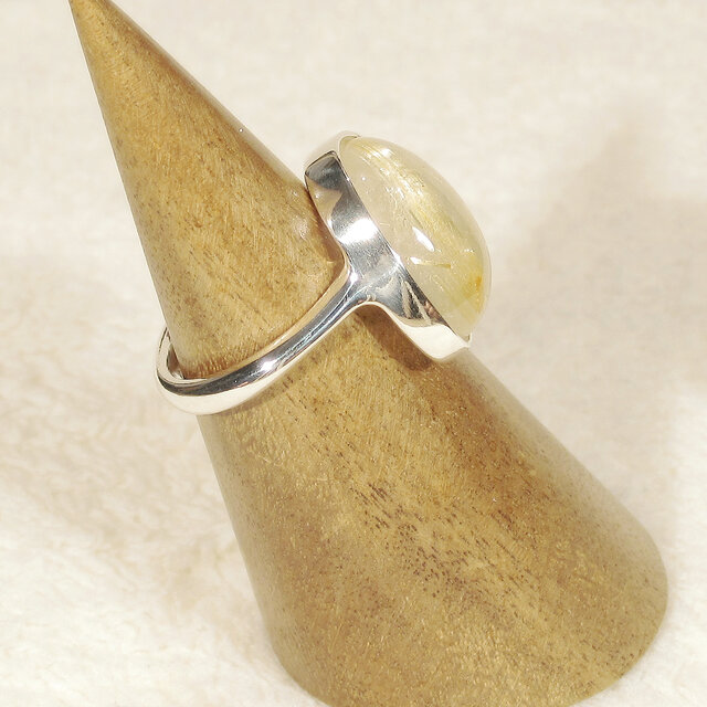 おにぎり型の9.25ctルチルクォーツとSV925の指輪（リングサイズ：9.5号