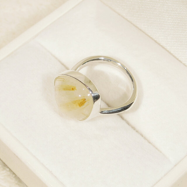 おにぎり型の9.25ctルチルクォーツとSV925の指輪（リングサイズ：9.5号