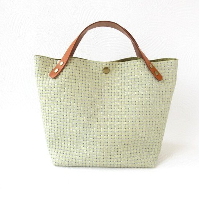 【アウトレットライン】《牛革》底マチワイド・メロングリーン・型押しイントレチャート・一枚革のミニトート・0261